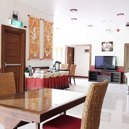 Aster Residence Chiang Mai Exteriör bild