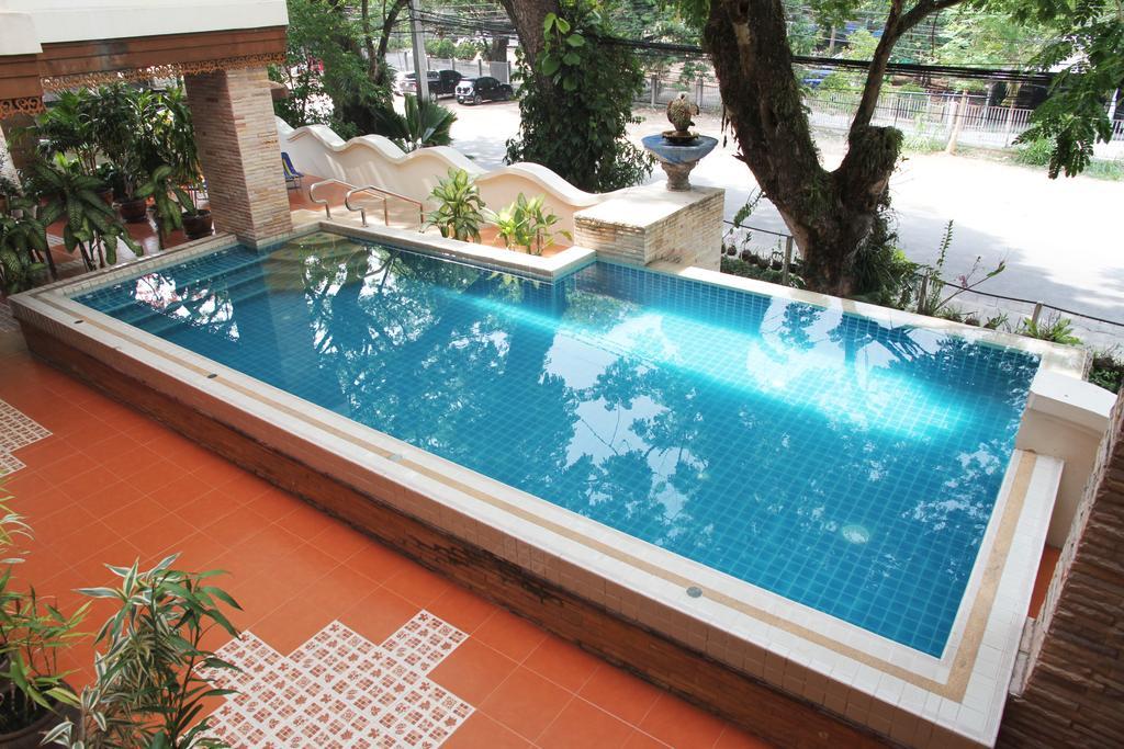 Aster Residence Chiang Mai Exteriör bild